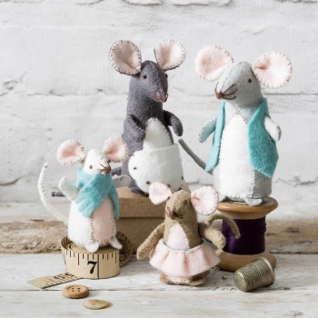 Corinne Lapierre Mix Felt Mouse Family Craft Kit