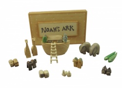 East of India Miniature Wooden Noahs Ark Keepsake Set