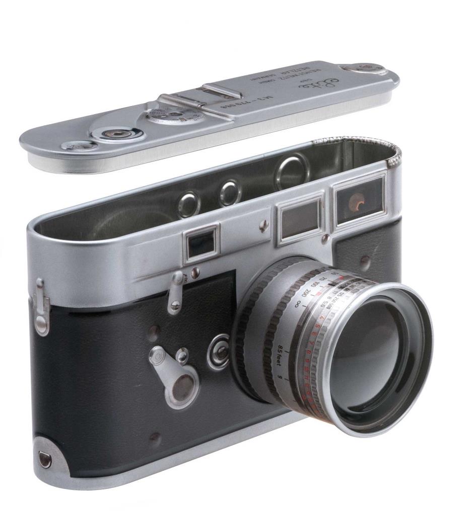 Elite Tinware Novelty Vintage Camera Shaped Tin